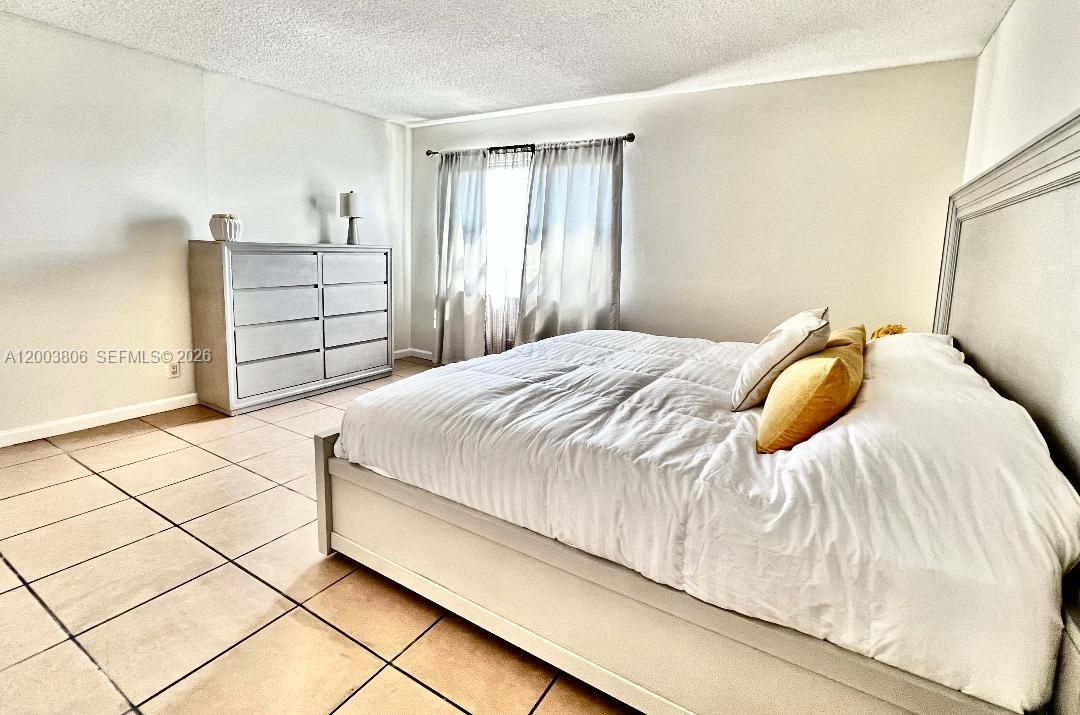 401 Golden Isles Dr 1011 Property Photo 19