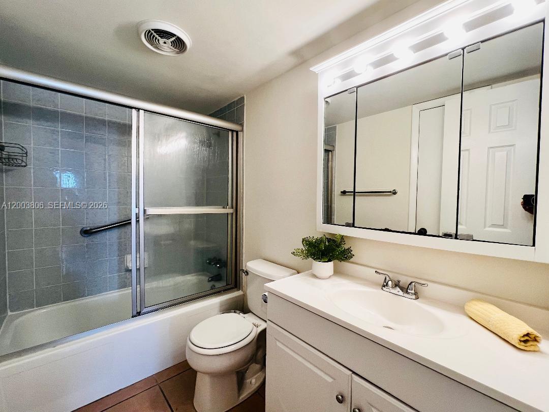 401 Golden Isles Dr 1011 Property Photo 25