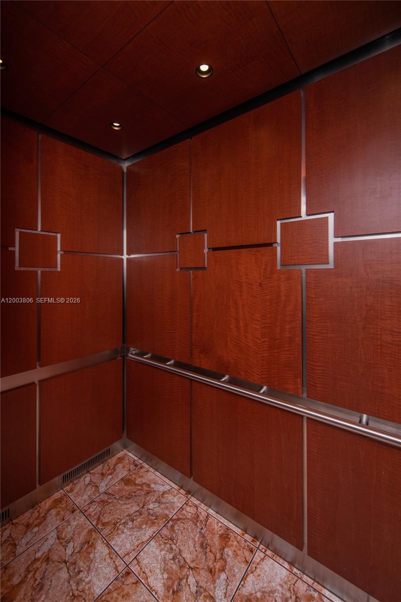 401 Golden Isles Dr 1011 Property Photo 45