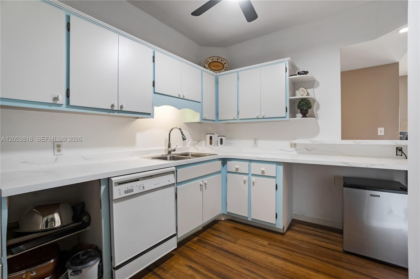 4330 Hillcrest Dr 1017 Property Photo 3