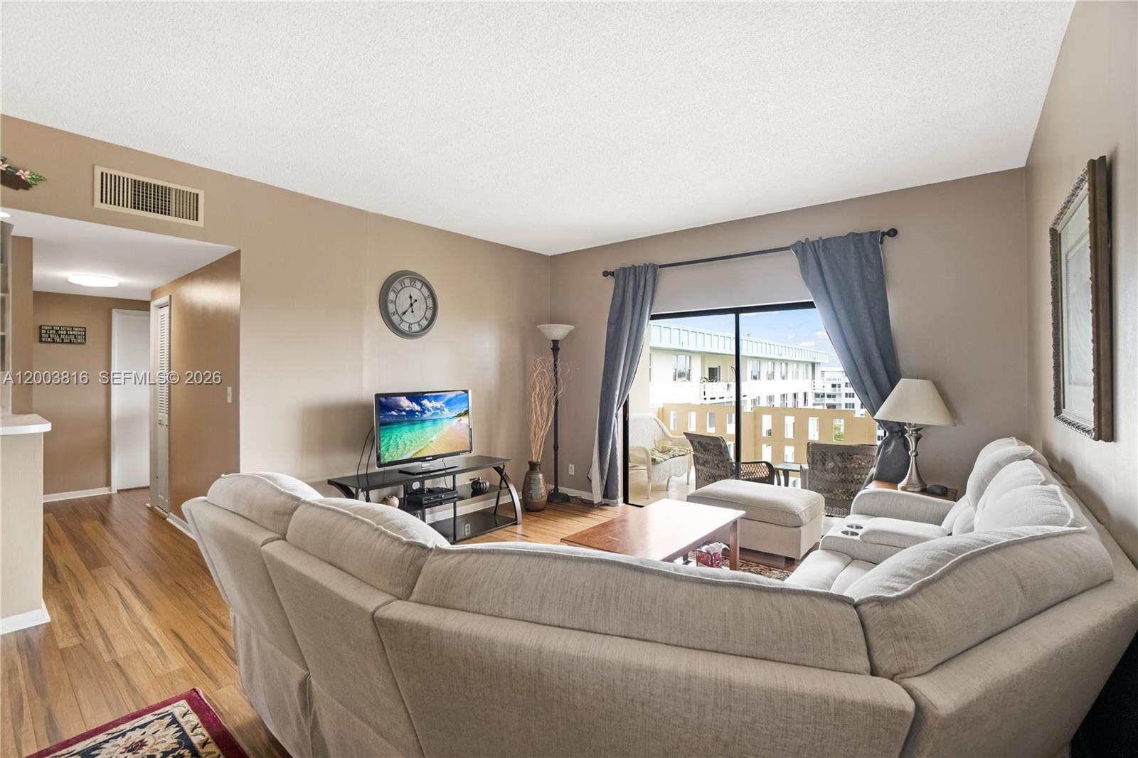 4330 Hillcrest Dr 1017 Property Photo 22