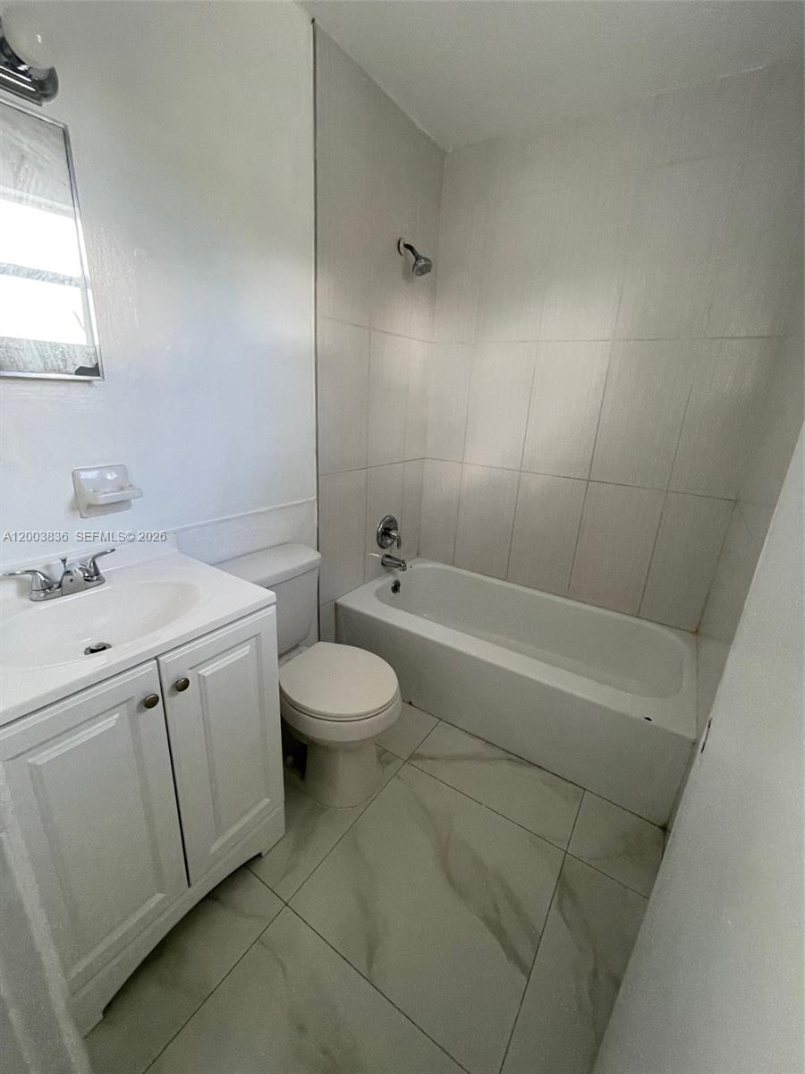 1101 S K St 16 Property Photo 4