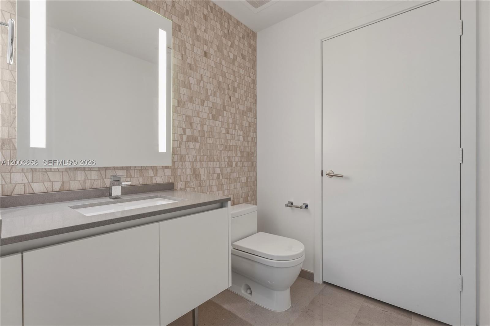 88 Sw 7th St 3710 Property Photo 10
