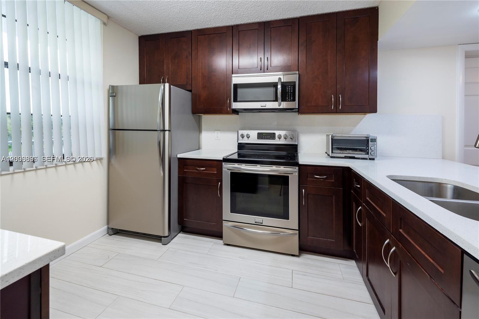 1530 Whitehall Dr 302 Property Photo 8