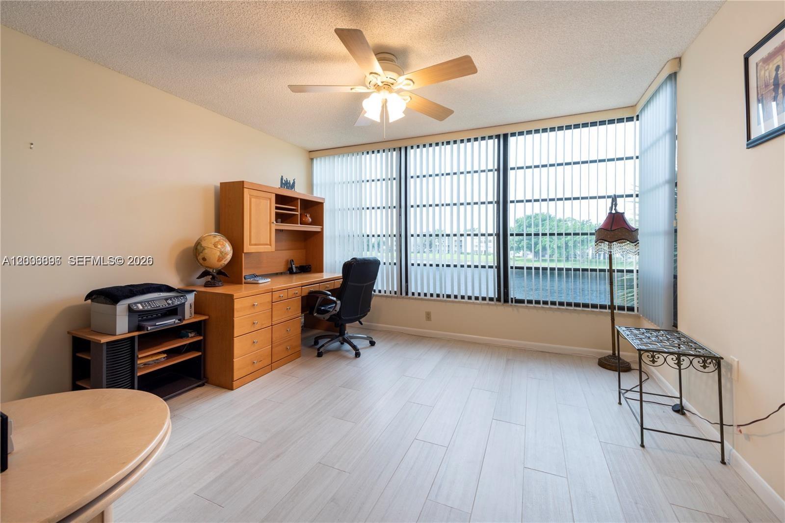 1530 Whitehall Dr 302 Property Photo 16