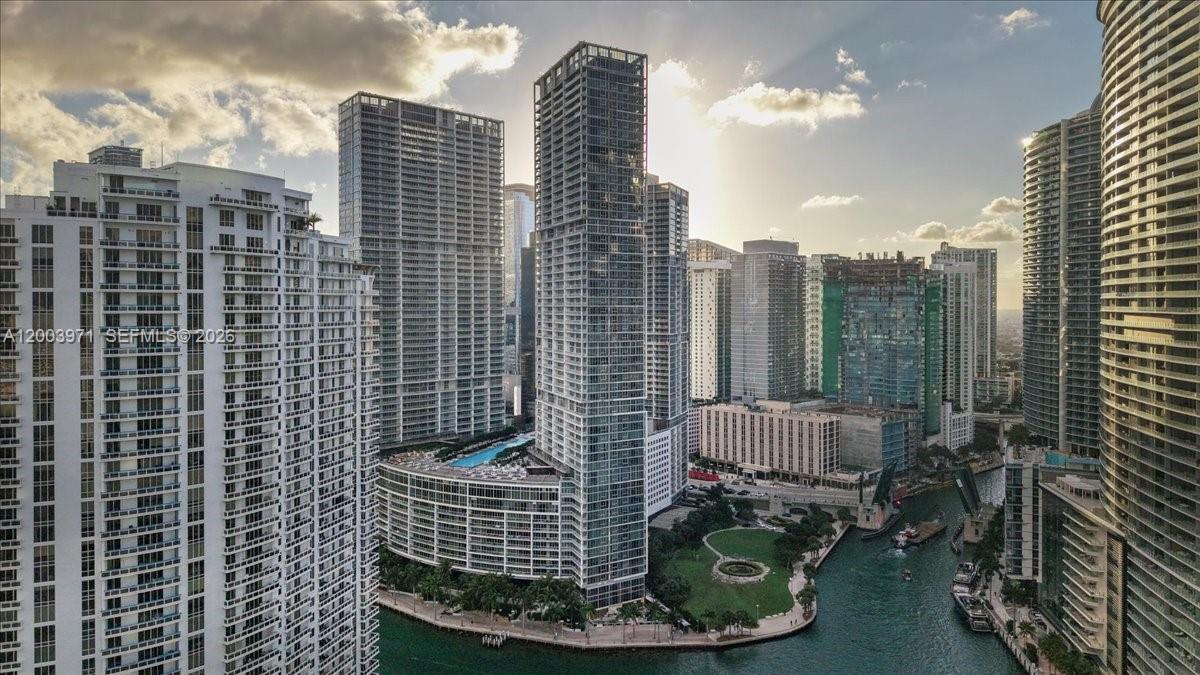 465 Brickell Ave 3804 Property Photo 3