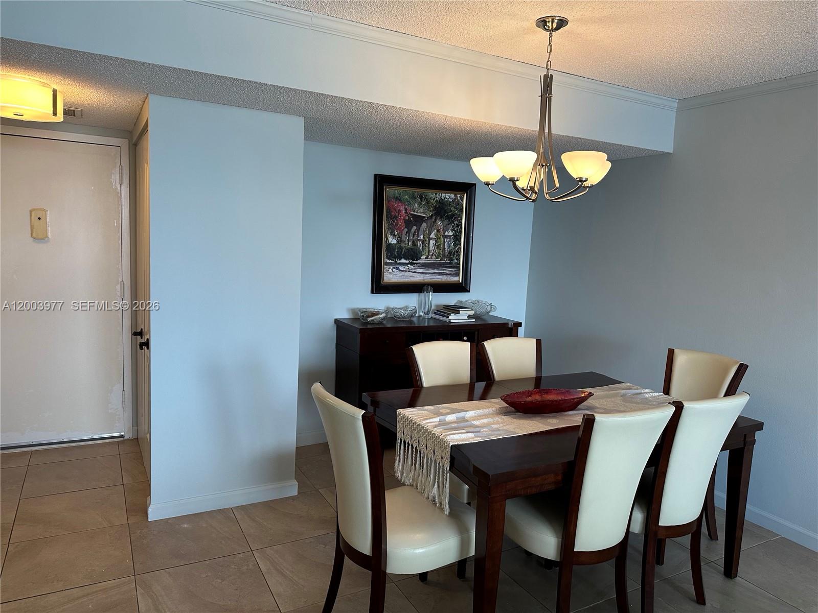 427 Golden Isles Dr 14e Property Photo 3