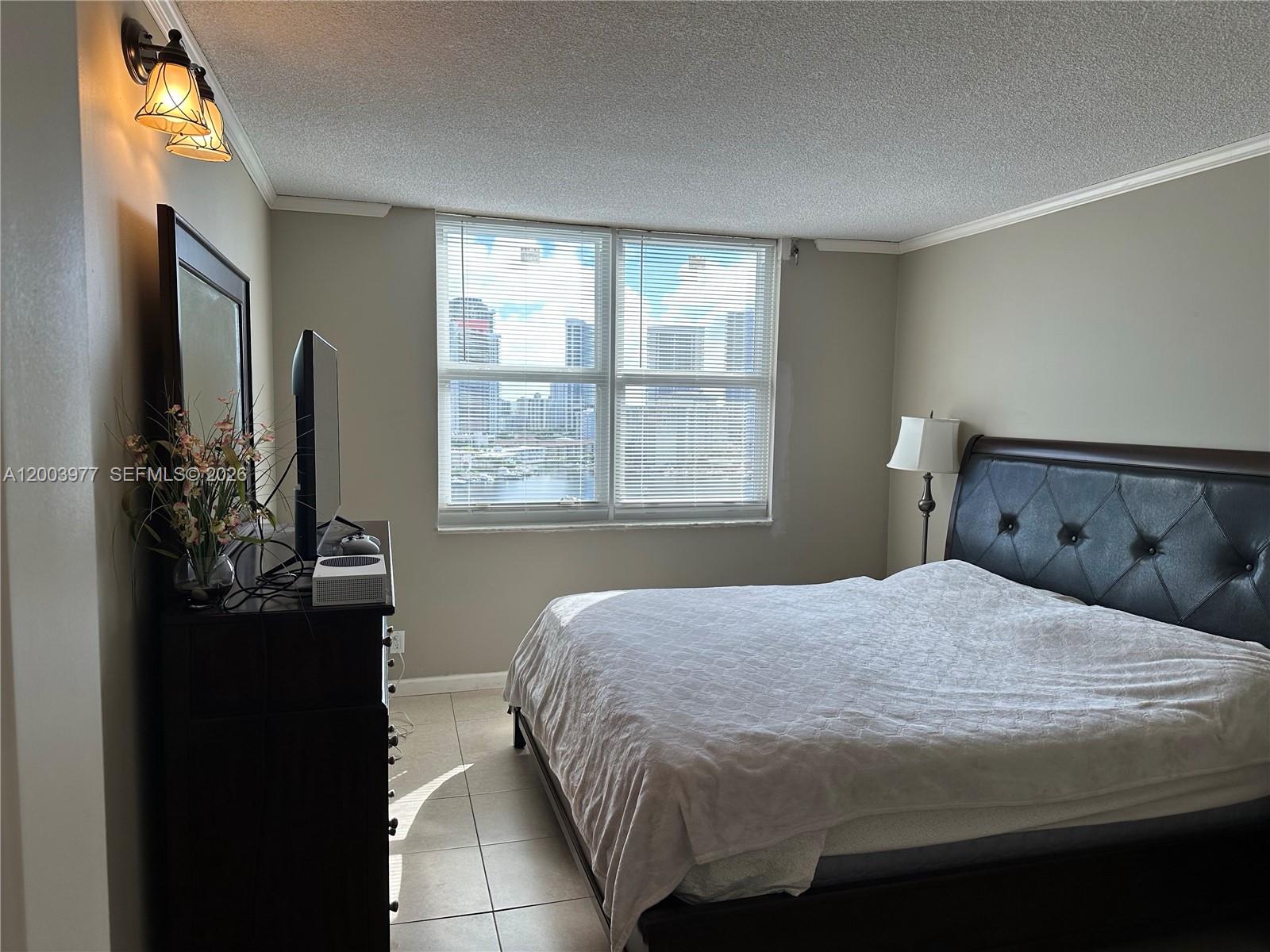 427 Golden Isles Dr 14e Property Photo 7