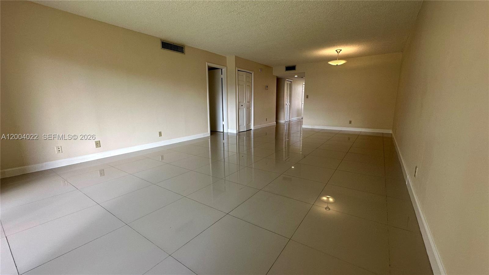 16210 Laurel Dr 203 Property Photo 6
