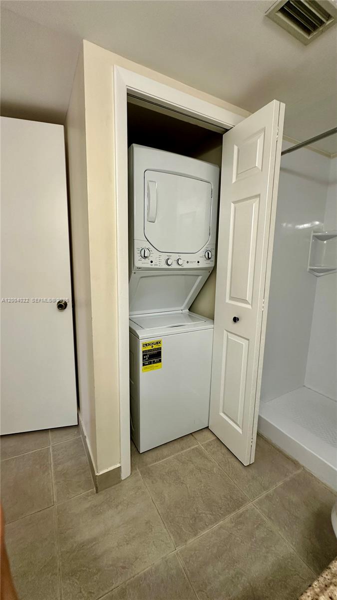 16210 Laurel Dr 203 Property Photo 16