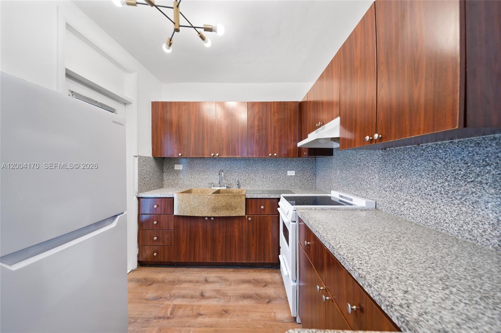 1150 Euclid Ave 110 Property Photo 1