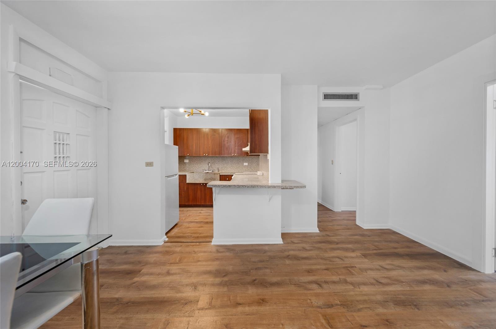 1150 Euclid Ave 110 Property Photo 6
