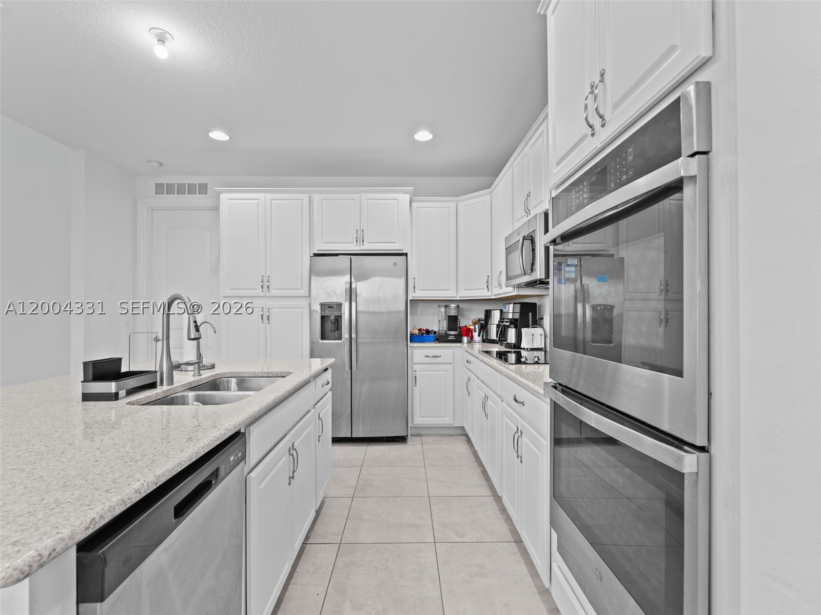 10105 Brickhill Dr Property Photo 6