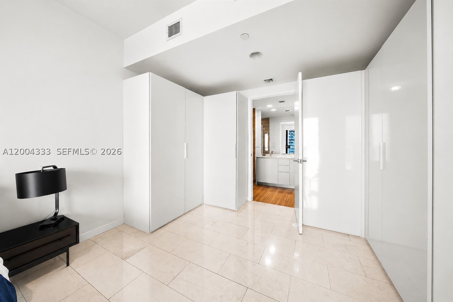 1010 Brickell Ave 3904 Property Photo 14