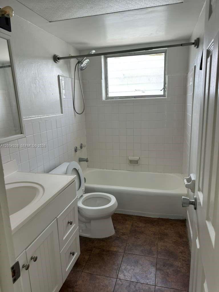11925 Ne 19th Dr 8 Property Photo 6