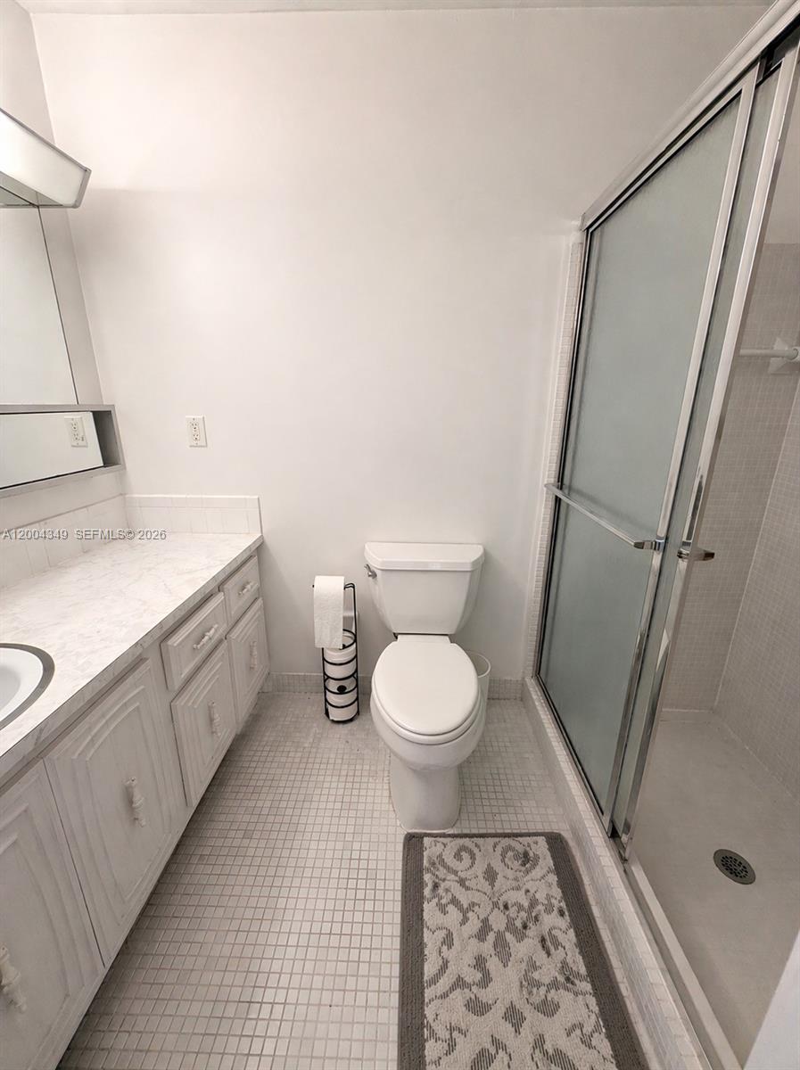 200 High Point Ct E D Property Photo 6