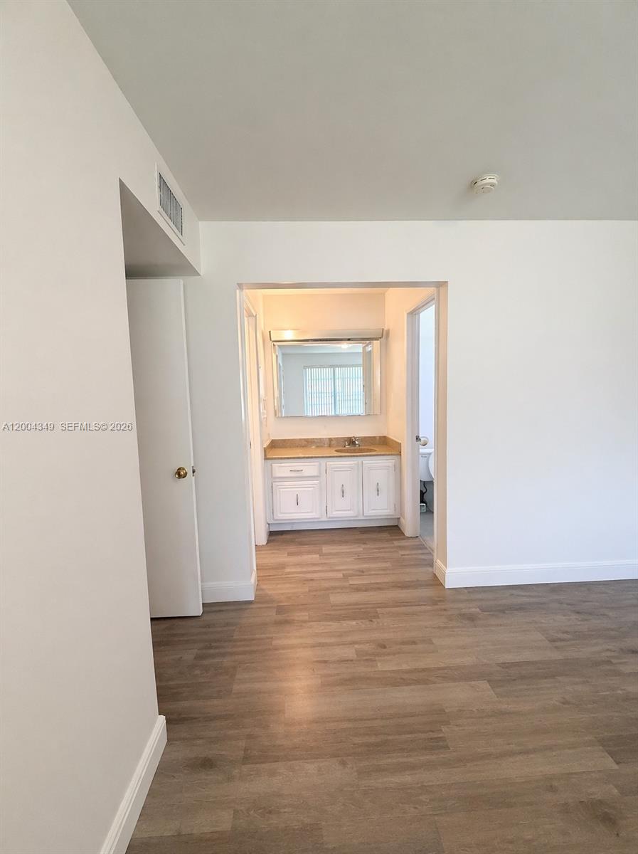 200 High Point Ct E D Property Photo 7