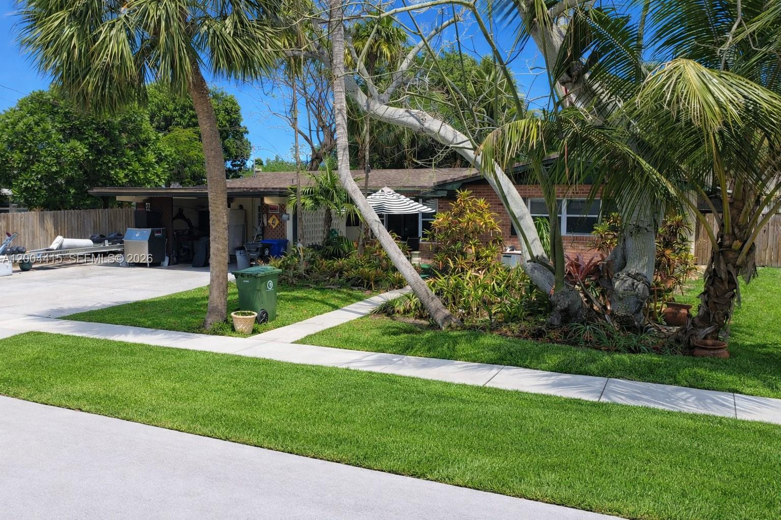 2048 Sw 27th Ave Property Photo 4