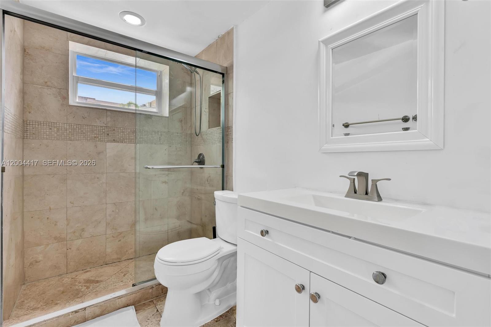 10000 E Bay Harbor Dr 12 Property Photo 12
