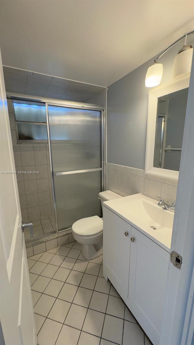 1421 Nw 45th St 5 Property Photo 3