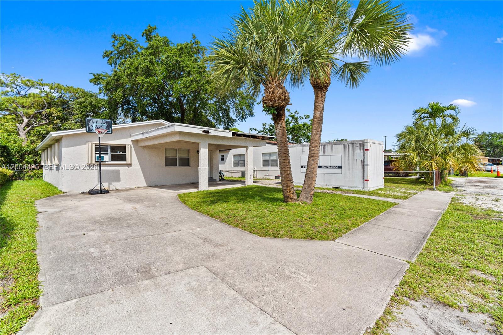 723 NW 15th Ter
