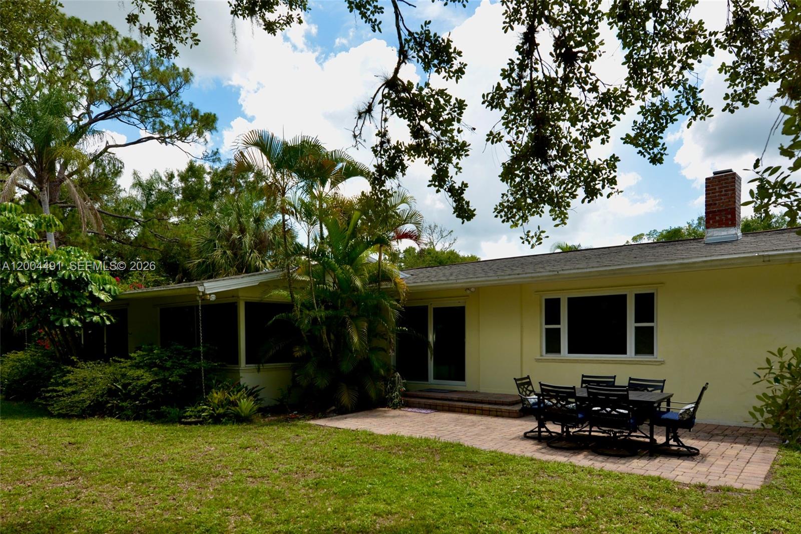 18220 Elmwood Property Photo 6