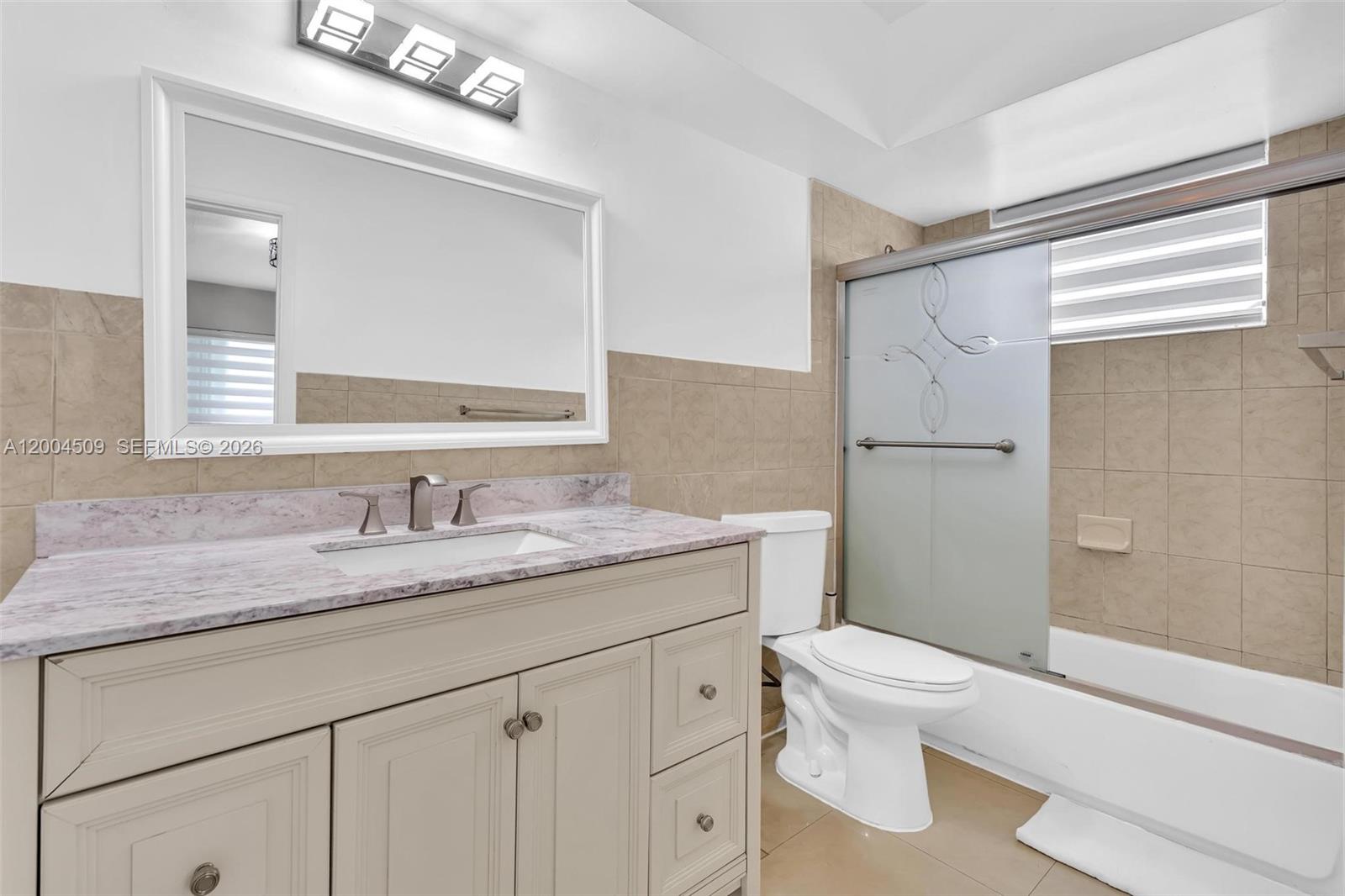 10000 E Bay Harbor Dr 18 Property Photo 10