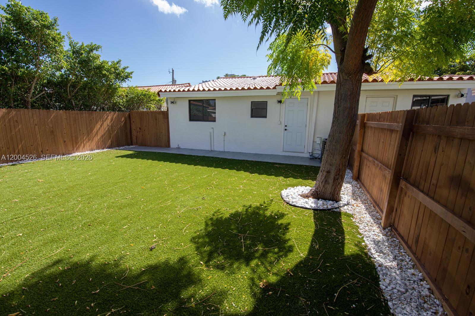 3045 Sw 21st St Property Photo 4