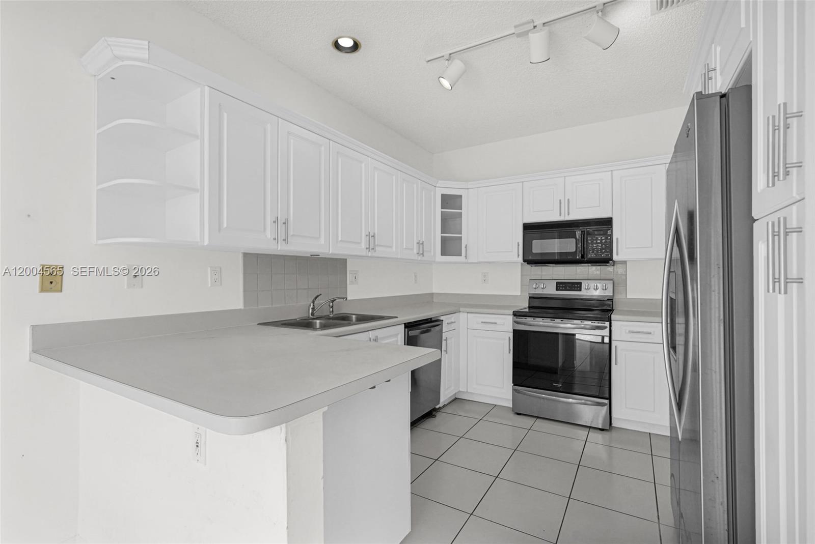 1675 Yellowheart Way Property Photo 11