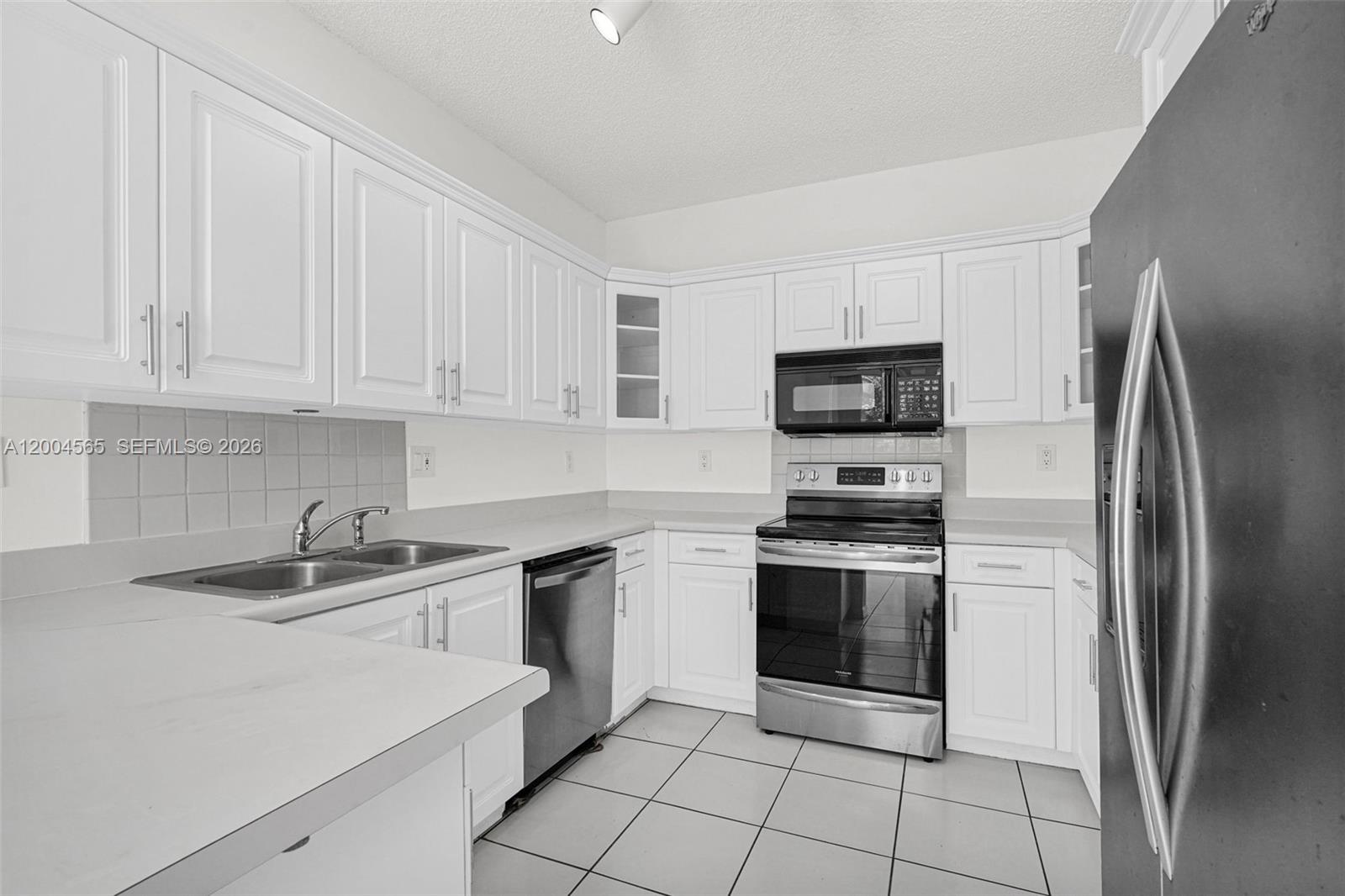 1675 Yellowheart Way Property Photo 12