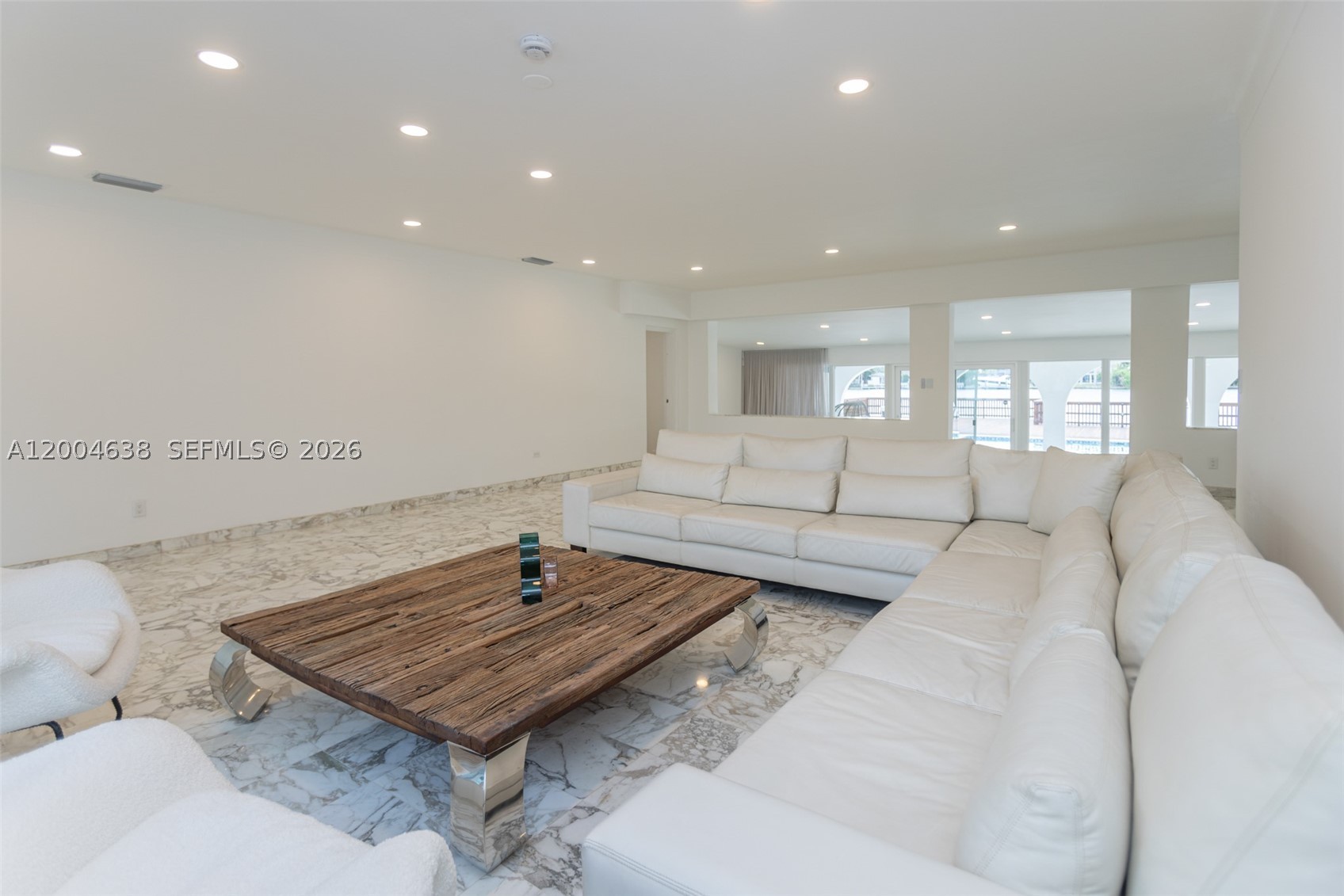 1690 Daytonia Rd Property Photo 4