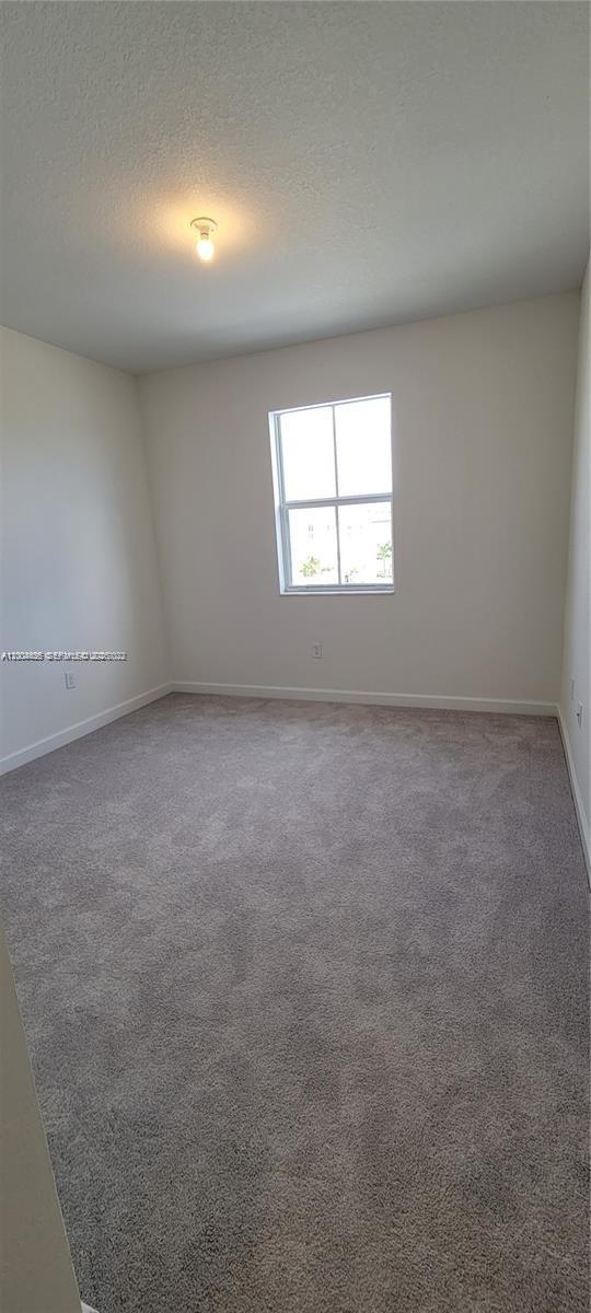 1010 Se 26th Ter Property Photo 13