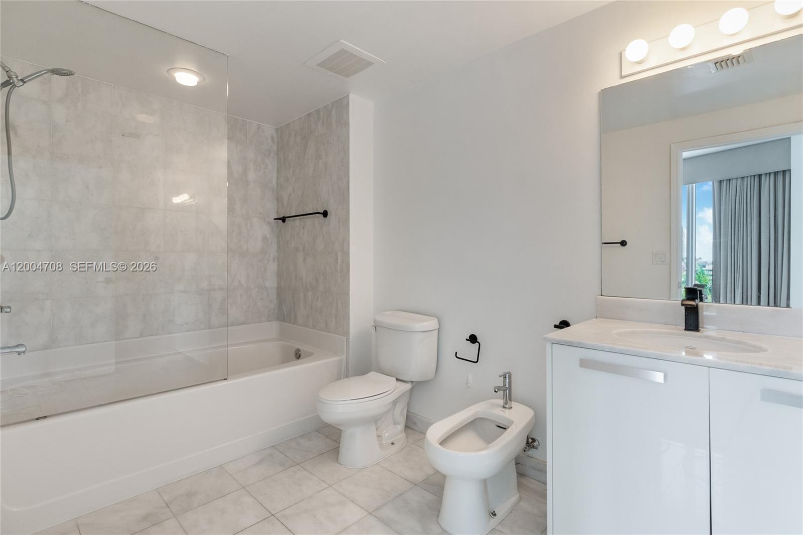 601 Ne 36th St 801 Property Photo 10