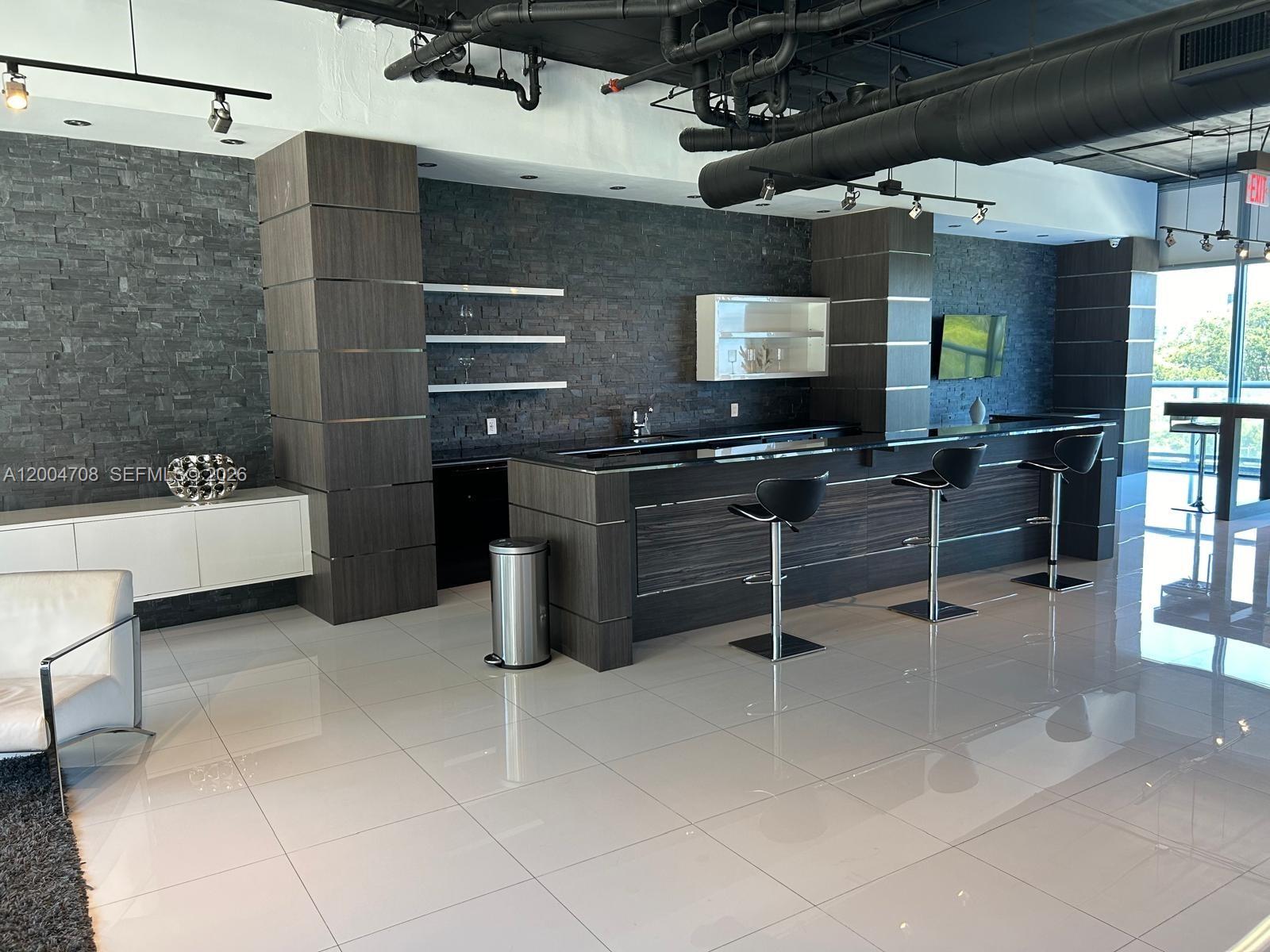 601 Ne 36th St 801 Property Photo 16