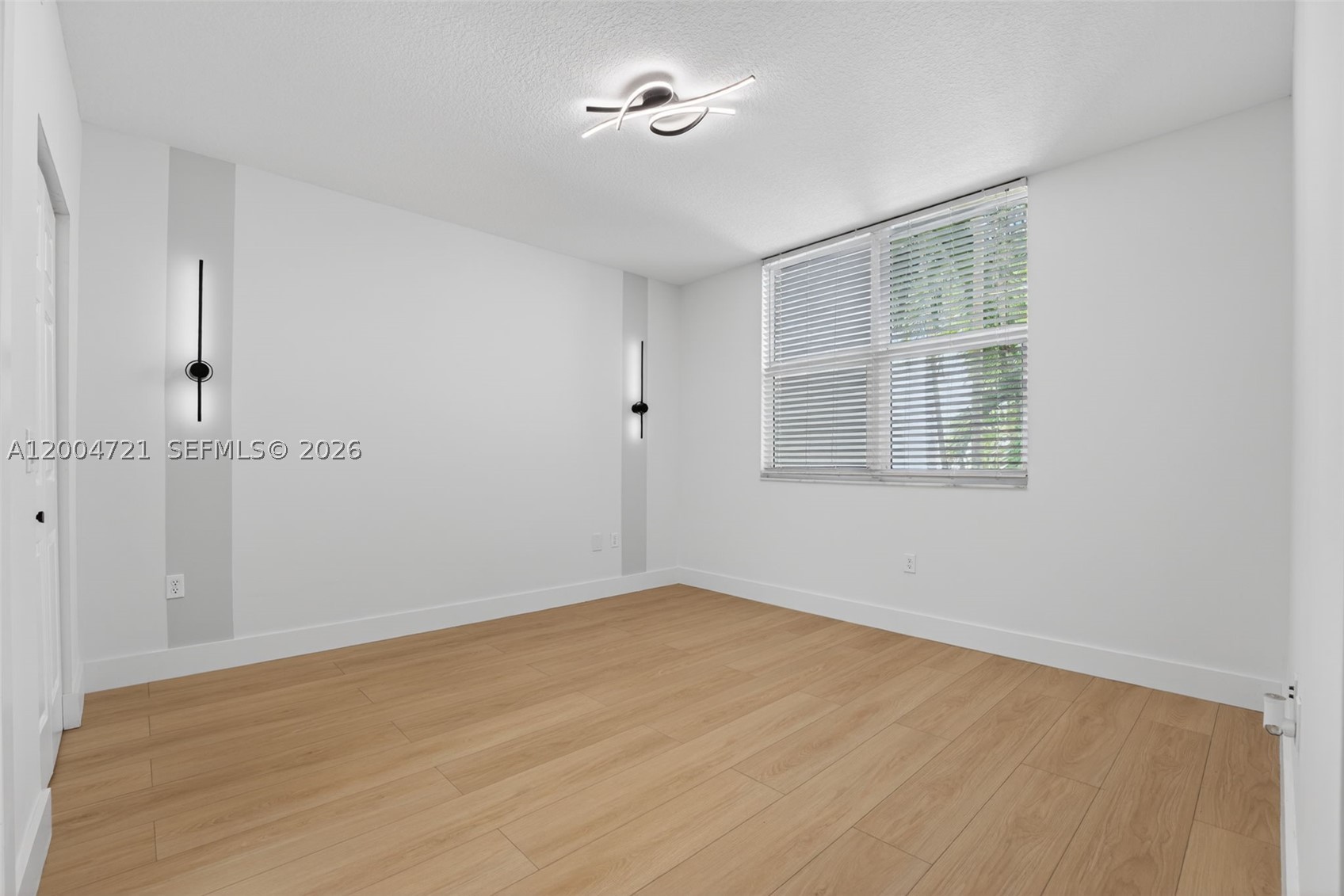 2401 Ne 65th St 205 Property Photo 21