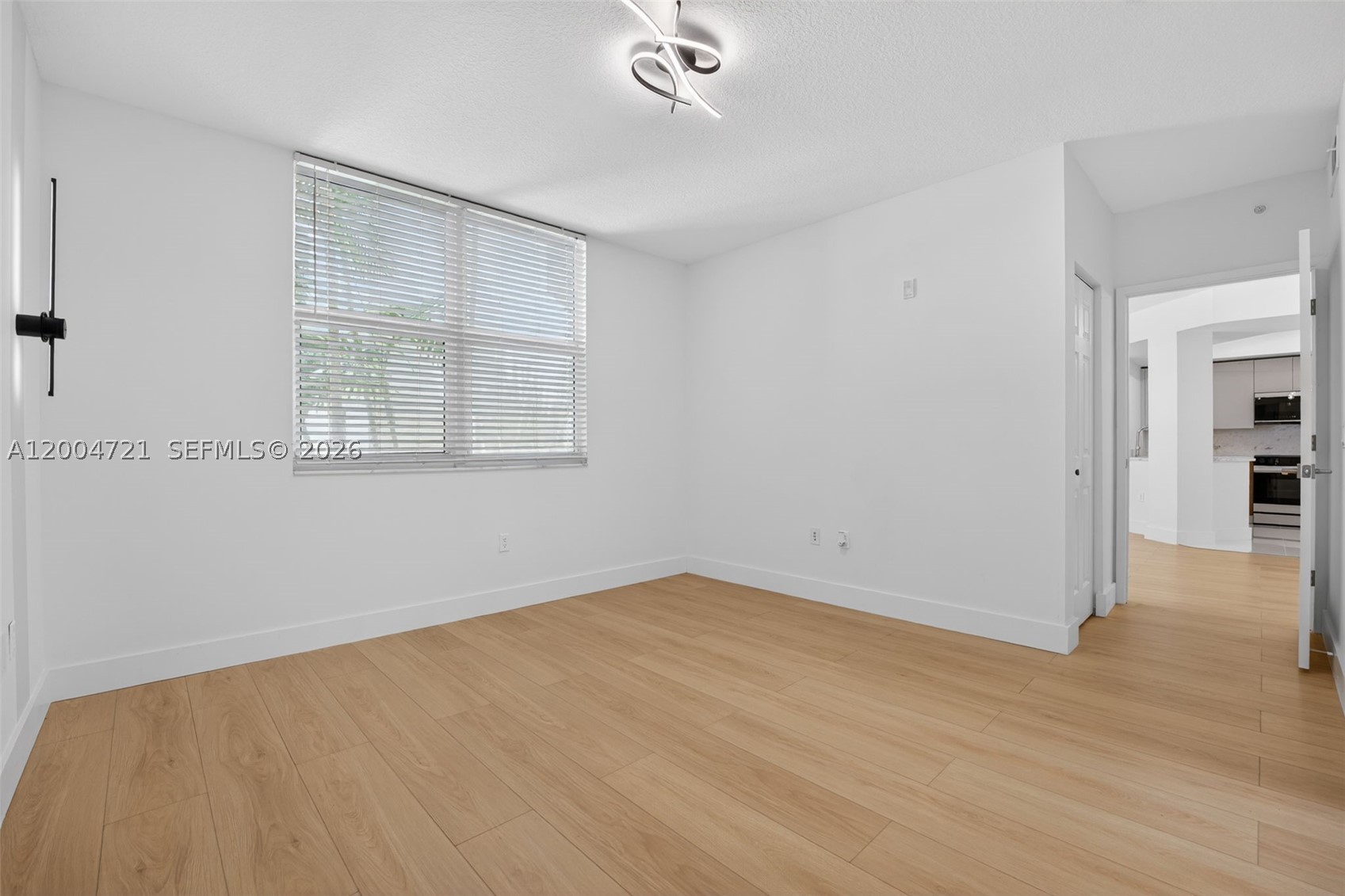 2401 Ne 65th St 205 Property Photo 22