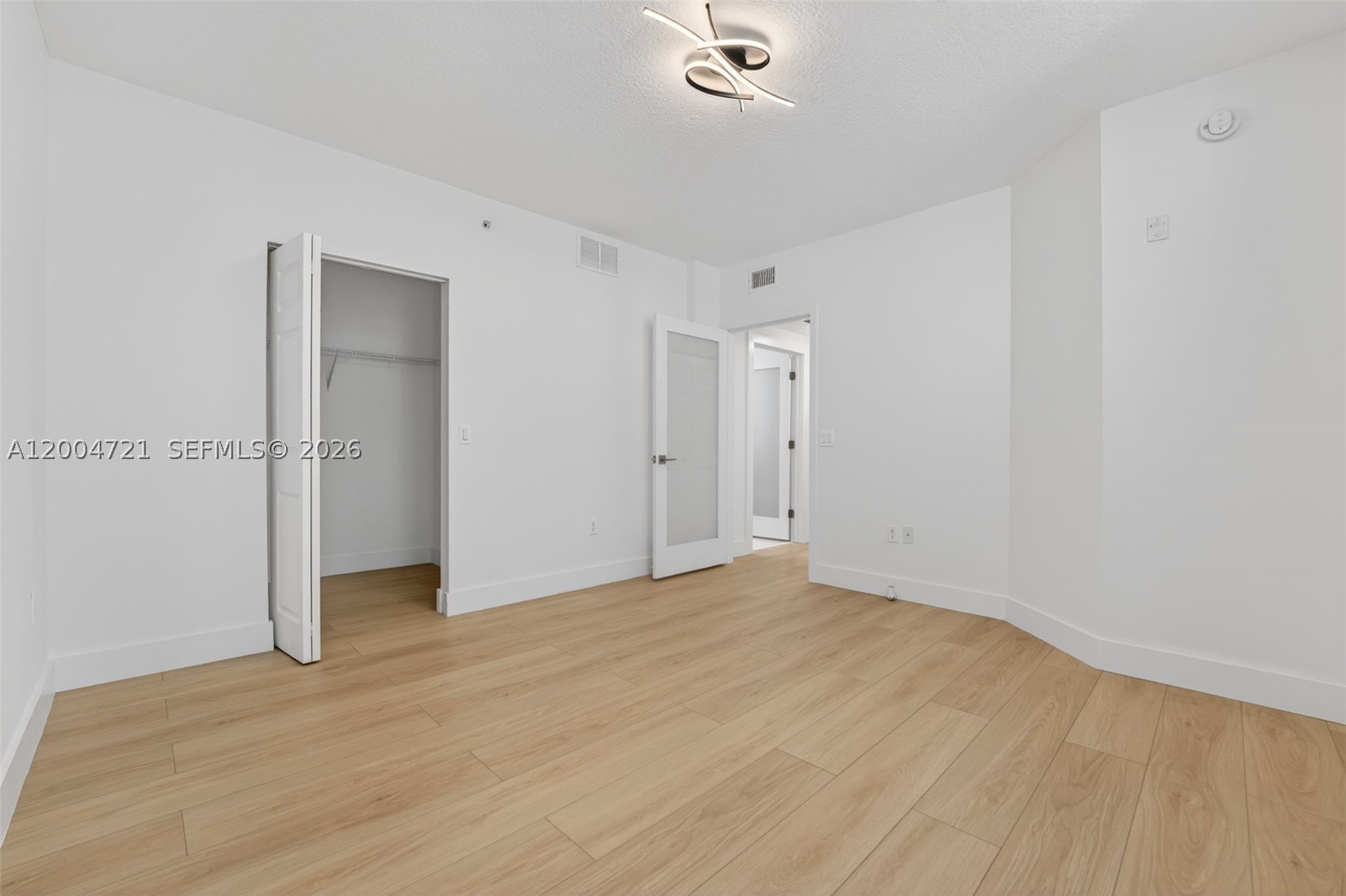 2401 Ne 65th St 205 Property Photo 31