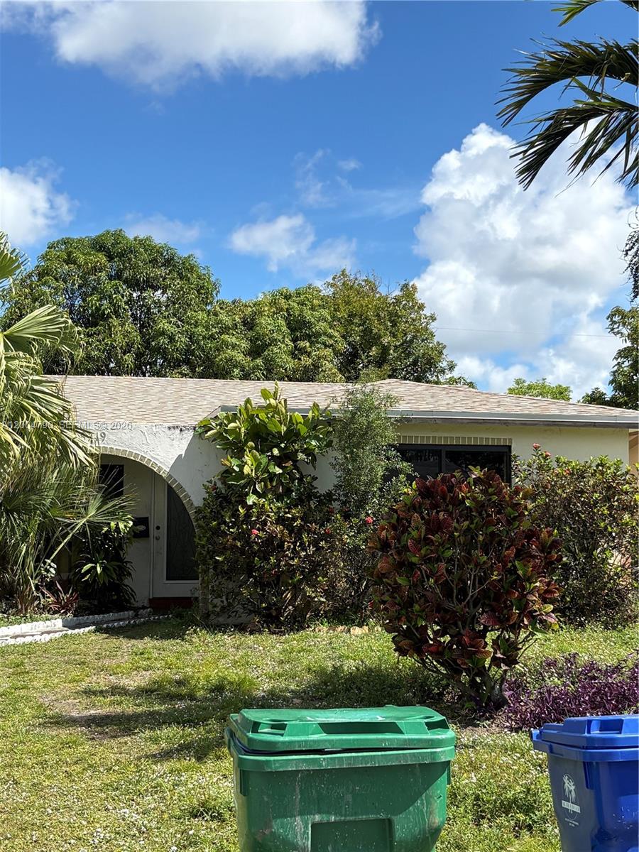 8719 Southampton Dr Property Photo 2