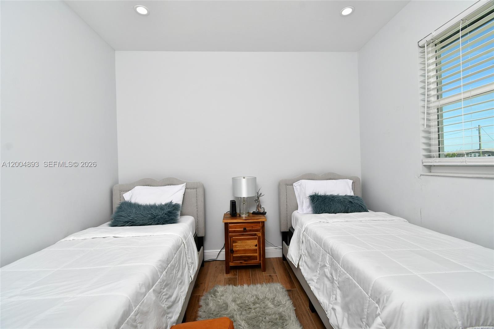 7655 17th Place Property Photo 8
