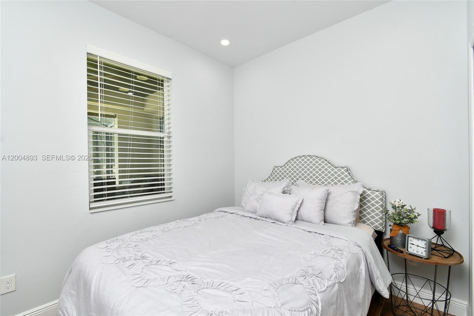 7655 17th Place Property Photo 13