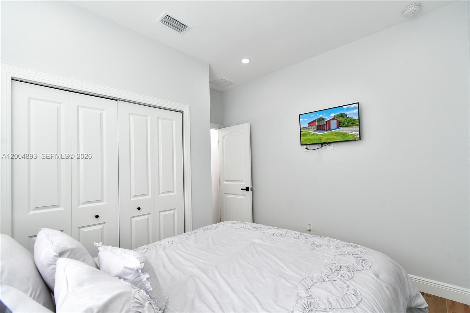 7655 17th Place Property Photo 14