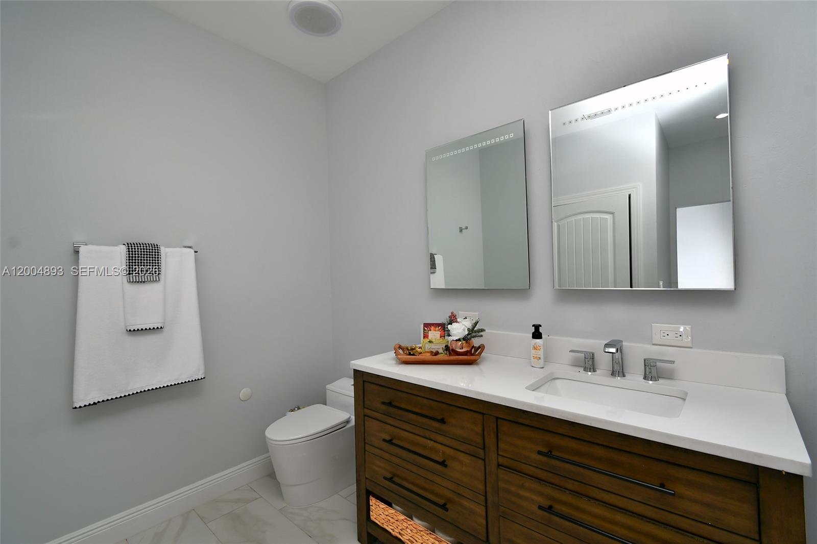7655 17th Place Property Photo 54