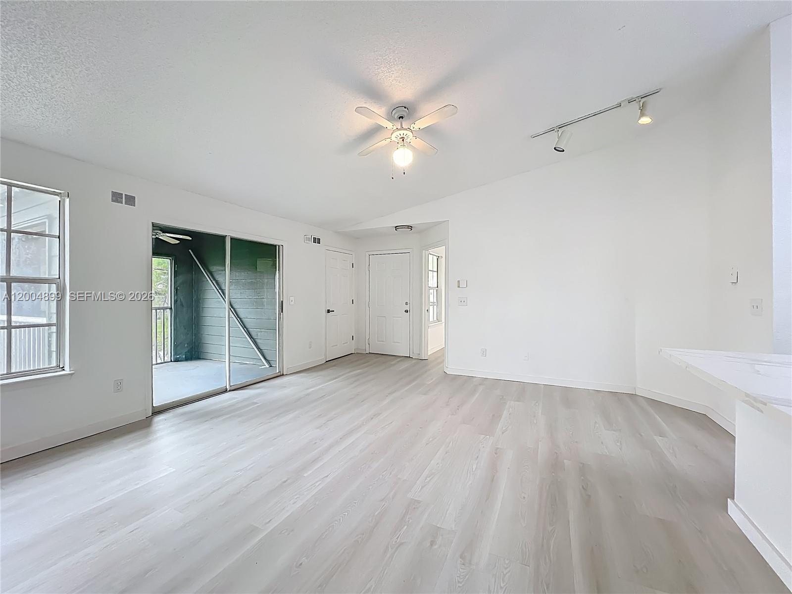 2225 Metropolitan Way 1225 Property Photo 15
