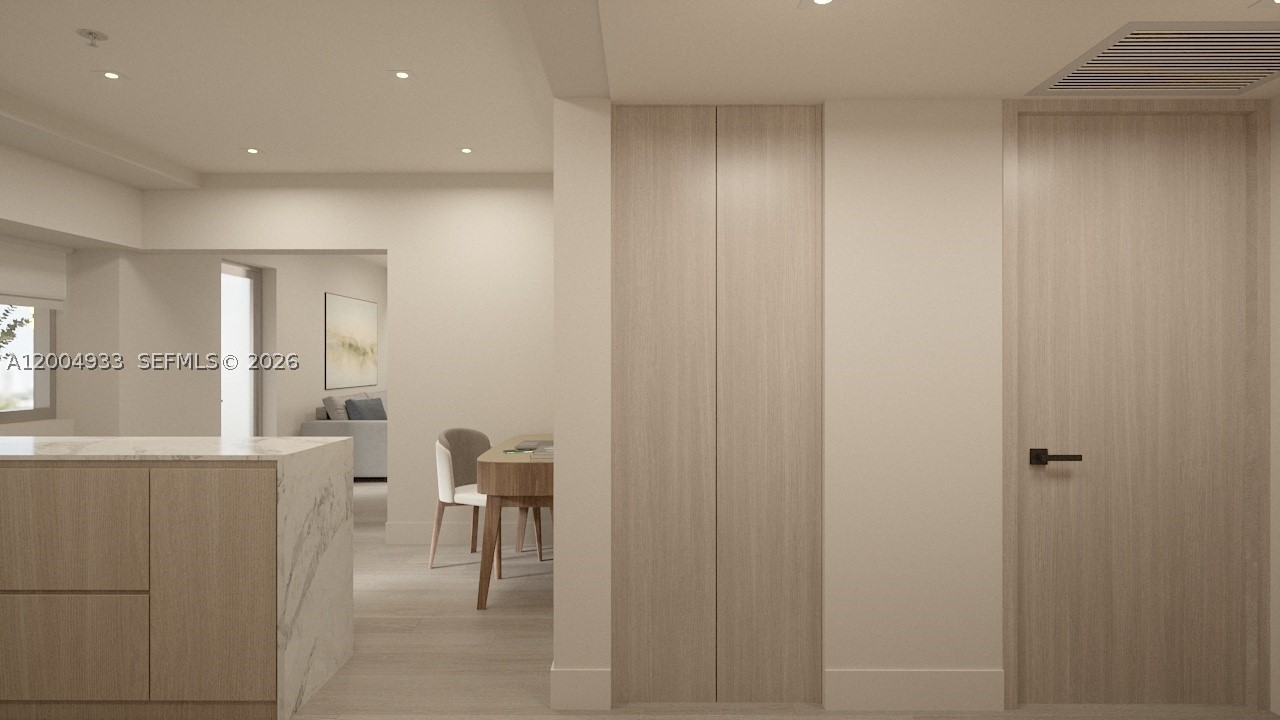 250 Collins Ave 105 Property Photo 4