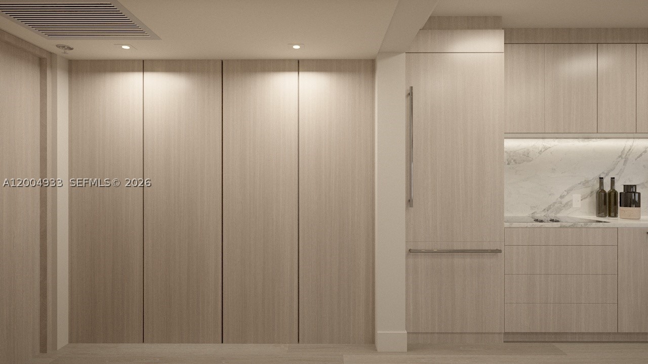 250 Collins Ave 105 Property Photo 5