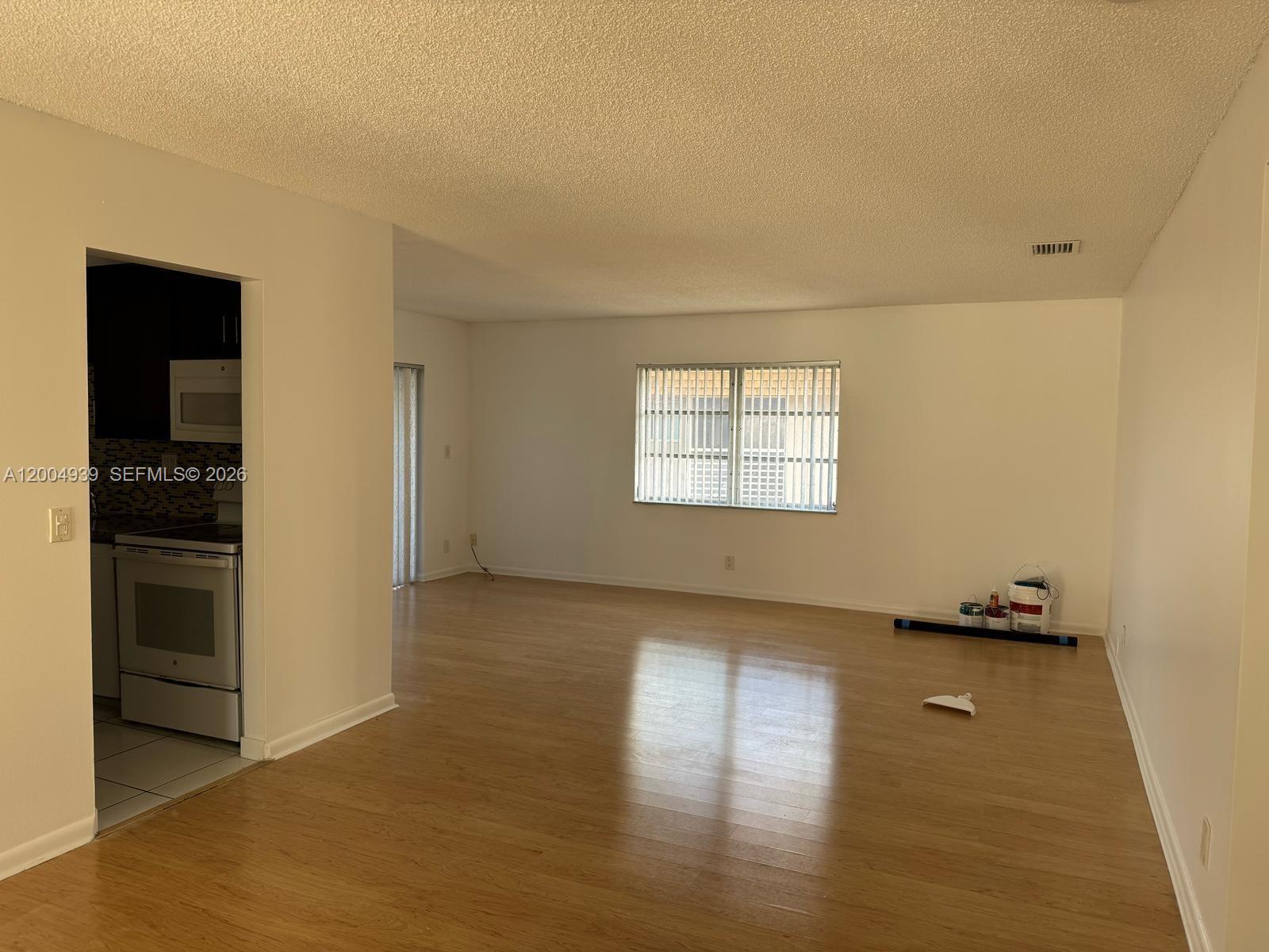 1880 N Congress Ave 302 Property Photo 6