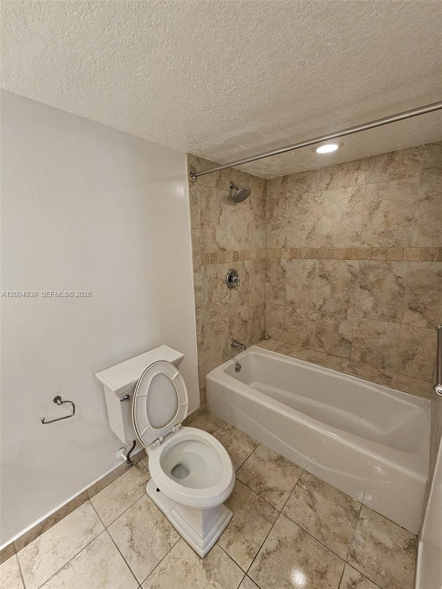 1880 N Congress Ave 302 Property Photo 9