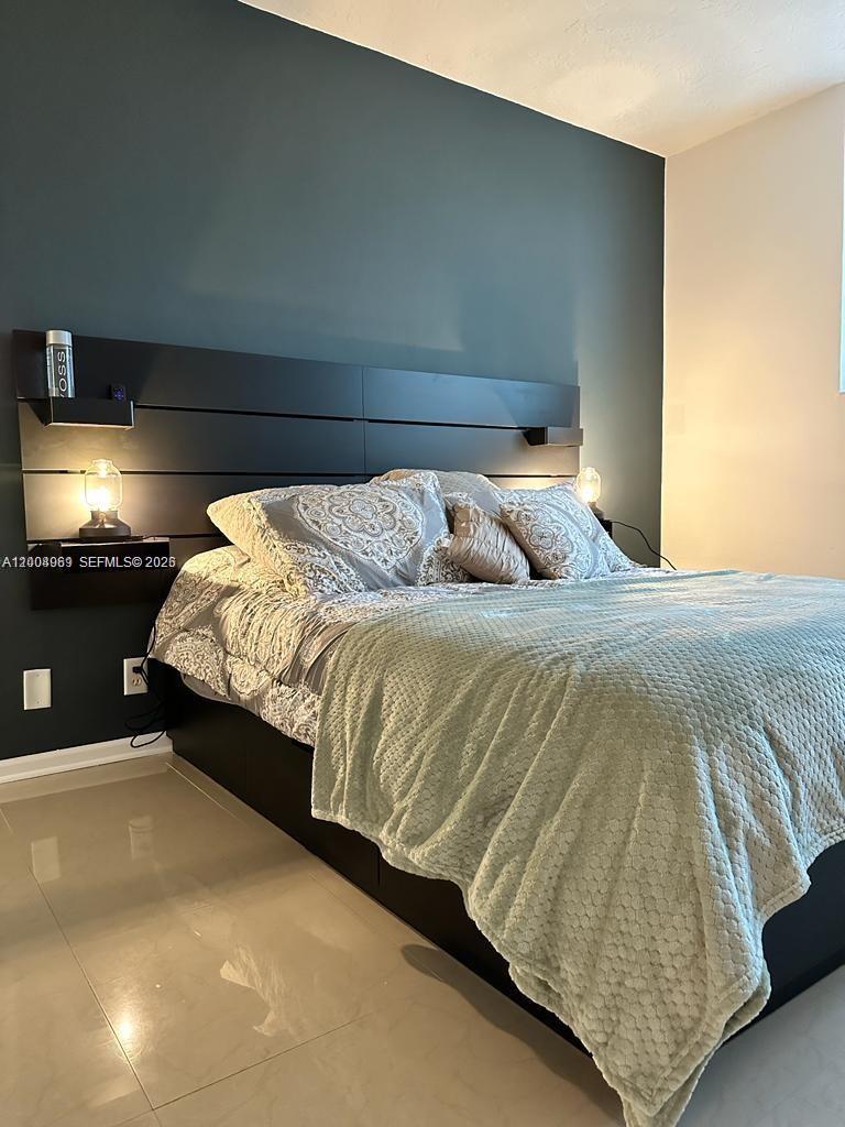 3000 S Ocean Dr 414 Property Photo 2