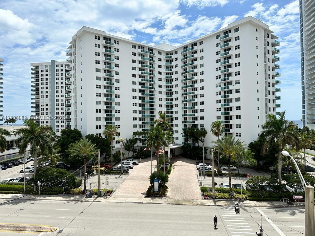 3000 S Ocean Dr 414 Property Photo 17