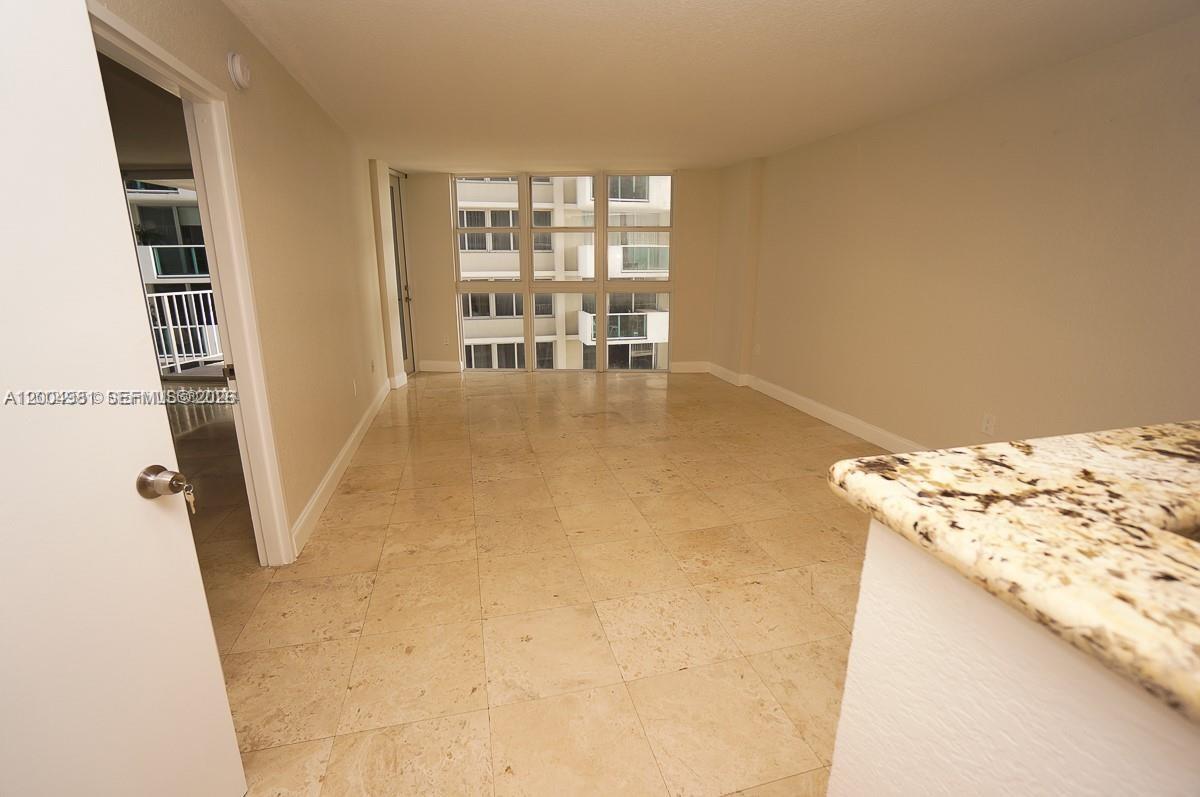 1228 West Ave 513 Property Photo 5